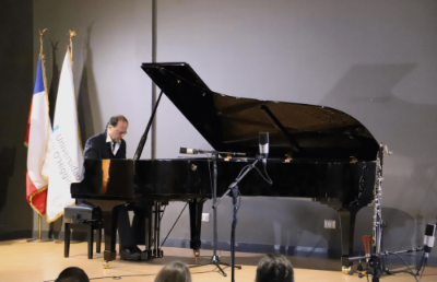 “Sonidos del Porvenir: Beethoven y Schubert” es un concierto clásico adaptado por compositor, pianista y académico de la Facultad de Artes UCH, Andrés Maupoint 