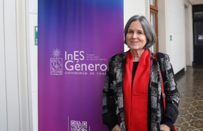 La Coordinadora del proyecto InES Género UCH y también coordinadora de la Cátedra Amanda Labarca, Roxana Pey.