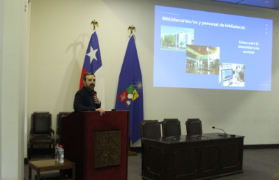 Rodrigo Donoso, director de Servicios de Información y Bibliotecas UCH, mencionó que la construcción del curso también se realizó de forma estratégica.