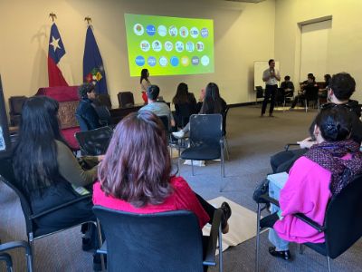 En el evento participaron trece organizaciones estudiantiles de la U. de Chile y cuatro instituciones externas afines a su trabajo.