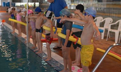 La natación es una de las actividades preferidas por la comunidad