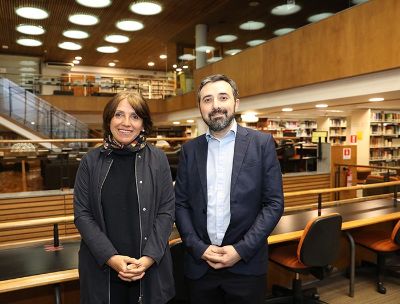  Evelyn Didier, directora de Bibliotecas UC y Rodrigo Donoso, director de SISIB de la U. de Chile. 