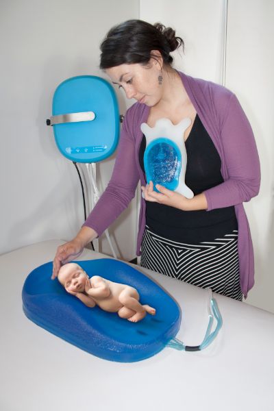 El objetivo del "Babybe" es llevar esa información táctil desde la madre a su bebé recién nacido que se encuentra en incubadora.