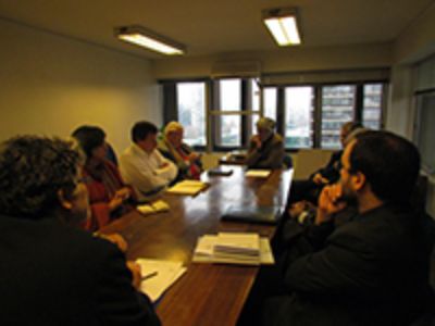 En reunión con la Mesa del Senado. De izquierda a derecha, los senadores Prof. Guillermo Soto, Prof. Inés Pepper, Prof. Juan Carlos Letelier. 