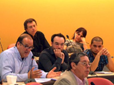 Representando al Consejo de Evaluación, asisitieron al Senado Universitario el Profesor Miguel Allende, el Secretario Ejecutivo del CEv, Pablo Duarte y el Analista, Juan José Rivas.