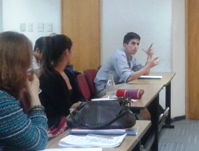 Los estudiantes reflexionaron en torno al rol de las mujeres en la ciencia y la perspectiva de género en la Universidad de Chile.