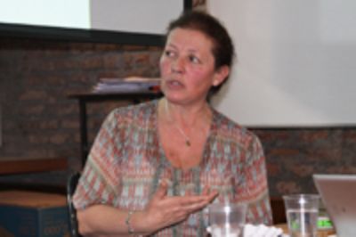 Profesora Rose Marie Garay, Ingeniera Forestal de la Facultad de Ciencias Forestales. 