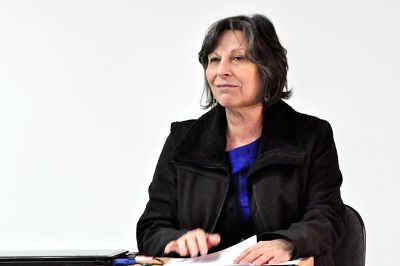 La académica y socióloga María Emilia Tijoux, a cargo del Taller.