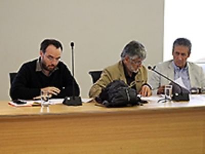 De izquierda a derecha: Pablo Duarte, Secretario Ejecutivo y el prof. Cristóbal Holzapfel, integrante del CEv en la presentación del ET N°25 sobre financiamiento en la educación superior.