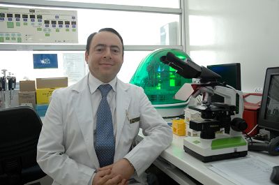 Dr. Alejandro Afani, Profesor Titular de la Facultad de Medicina y director del Centro de VIH del Hospital Clínico de la Universidad de Chile.