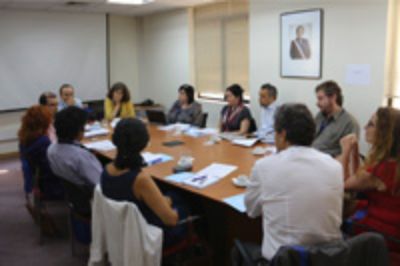 En el Foro se organizaron mesas de trabajo multidisciplinario entre académicos de la Universidad de Chile, la Universidad Católica e instituciones francesas.