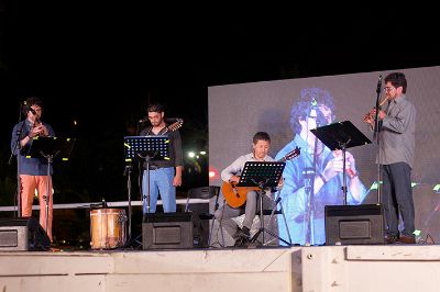 Los académicos del Departamento de Música y Sonología fueron parte de la clausura con interpretaciones de la música de Violeta Parra, como un homenaje en el marco del centenario de su natalicio.