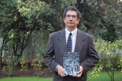 Doctor en Historia José Vera Rodríguez, autor del libro  que se desempeña en el DEMRE como constructor de Items.
