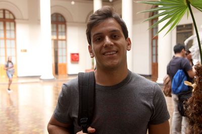 Gabriel Ornelas, estudiante de administración pública de la Fundación Joao Pinheiro de Belo Horizonte, Brasil: "Puedo aprender mucho de Chile en cuanto a su experiencia política y de gobierno".