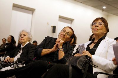 Las actrices Carmen Barros, Shenda Román, Orietta Escámez y Bélgica Castro, fueron homenajeadas por la U. de Chile en representación de todas aquellas mujeres que han aportado al séptimo arte.