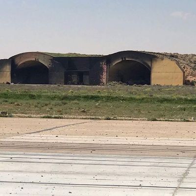 La base aérea de Shayrat está ubicada en la provincia de Homs, y desde ahí la Fuerza Aérea Siria realizaba operaciones contra el ISIS.