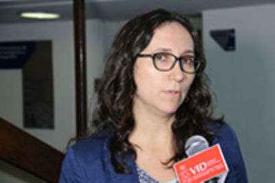 La Académica FACSO e investigadora del CR2, Anahí Urquiza. 