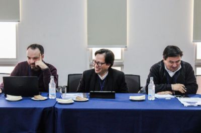 En representación de la Universidad de Chile asistió Pablo Duarte (a la izq.), Secretario Ejecutivo del Consejo de Evaluación