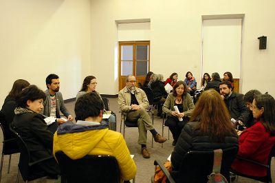 Luego de la presentación de experiencias, los asistentes participaron de un taller donde a partir de distintos datos, reflexionaron en torno a la docencia en la Universidad de Chile