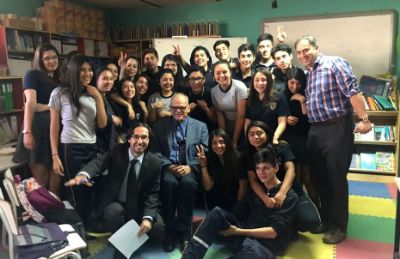 El Dr. Jorge Allende, Premio Nacional de Ciencias, conversó con los jóvenes de Pudahuel. 