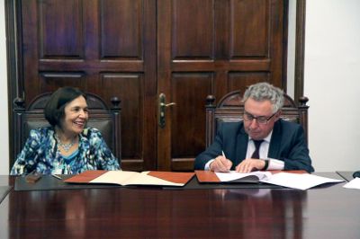 El Rector Ennio Vivaldi y la directora Carmen Andrade destacaron la importancia de la nueva Dirección de Igualdad de Género de la Universidad de Chile.