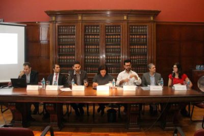 En el marco de esta actividad, el decano de la Facultad de Derecho de la UBA, Alberto Bueres, firmó un convenio para el desarrollo de cotutelas de tesis doctorales junto a la Casa de Bello.