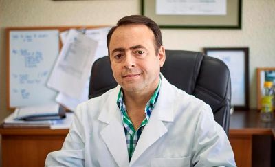"Este medicamento es efectivo y de gran utilidad, ha disminuido la transmisión", afirmó el Dr. Alejandro Afani, inmunólogo y director del Centro VIH del Hospital Clínico de la U. de Chile. 