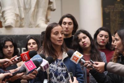 "El hito de hoy demuestra una señal política importante desde la Universidad de Chile", afirmó Nicole Martínez, una de las voceras de la Asamblea de Mujeres.