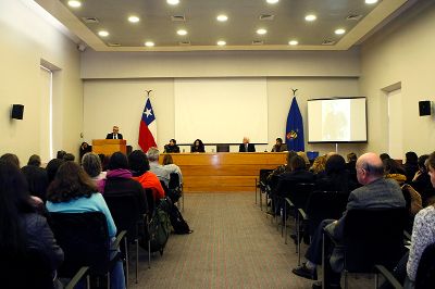El convenio de creación de la Cátedra Vicente Huidobro se firmó este lunes 13 de agosto en la Sala Eloísa Díaz de la Casa Central. 