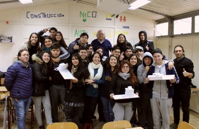 Los y las estudiantes del liceo Valle Hermoso de Peñalolén cursan la especialidad técnica de Construcción y Terminaciones 