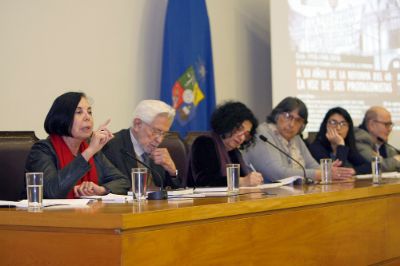 La periodista Regina Rodríguez junto a Alfredo Jadresic, Faride Zeran, Ines Pepper, Karla Toro y Jorge Navarrete.