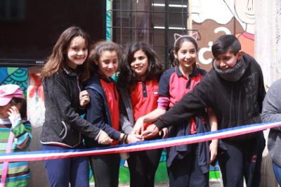 La obra fue inaugurada este martes 9 de octubre por un grupo de estudiantes de la Escuela Julieta Becerra Álvarez, junto a representantes de la U. de Chile y de la Municipalidad de San José de Maipo.