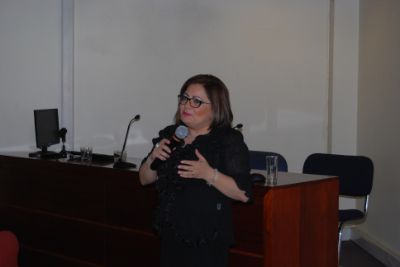 Profesora Dra. Ada Muñoz Vera, Coordinadora de la Unidad de Desarrollo y Perfeccionamiento Docente, expresó los agradecimientos a todos/as los que son parte de estos procesos