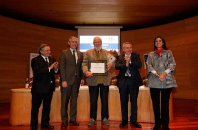La U. de Chile en conjunto con la OIT celebraron el lanzamiento de la cátedra de Trabajo Decente "Juan Somavía", que lleva el nombre del ex dirigente de la organización.
