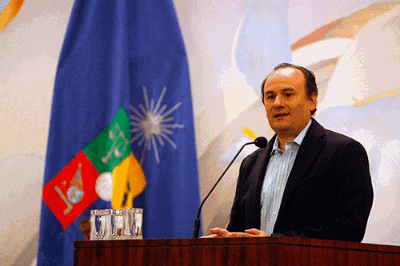 El Director del Programa Ciencia e Innovación 2030 de la U. de Chile y Académico de la Facultad de Ciencias, Christian González-Billault.