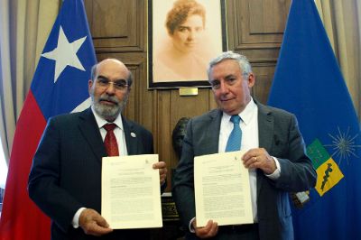 En la visita a Chile de su director General, José Graziano da Silva, la FAO y la U. de Chile suscribieron un convenio de intercambio de conocimientos y transferencia tecnológica.