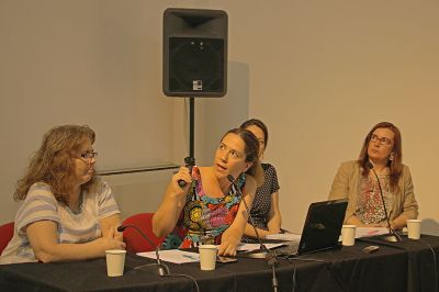 Académicas de Chile y Argentina en panel sobre género como eje de inequidad en la vejez. 