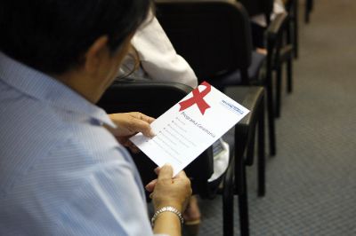 Entre noviembre de 2017 y noviembre de 2018, más de 4 mil personas se han tomado el test del VIH, gratuitamente en la U. de Chile.