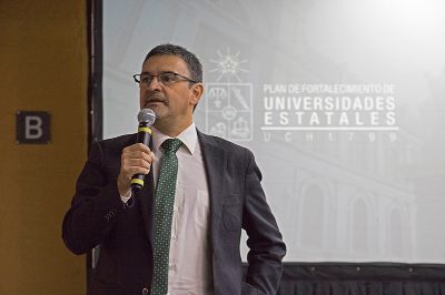 El Vicerrector de Investigación y Desarrollo, Flavio Salazar, se refirió a los esfuerzos institucionales que se han impulsado desde hace algunos años para potenciar el trabajo multidisciplinar. 