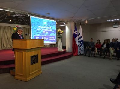 El rector Luis Loyola, profundizó sobre dos importantes proyectos que lleva adelante el plantel: la creación de un Hospital Clínico Universitario y del Instituto Chileno de Tecnologías Limpias.