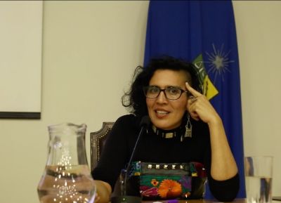 La historiadora y activista performancera feminista Julia Antivilo.