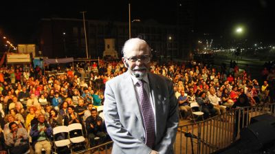 José Maza presentará su último libro "Eclipses" en el Teatro Caupolicán el próximo 24 de abril.