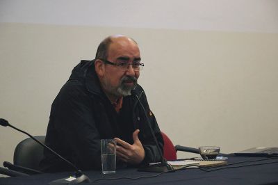 Carlos Ossa, profesor del ICEI y coordinador del Núcleo de Investigación en Educación Artística.