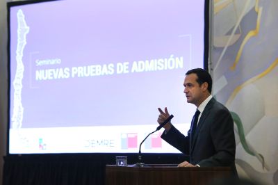 "Las brechas con estas pruebas pilotos se reducen de manera importante", destacó Juan Eduardo Vargas, jefe de la División de Educación Superior del Mineduc.