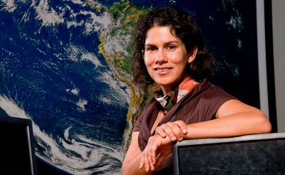 La directora del Centro de Ciencia del Clima y la Resiliencia (CR)2 y académica del Departamento de Geofísica de la Facultad de Ciencias Físicas y Matemáticas, Maisa Rojas. 