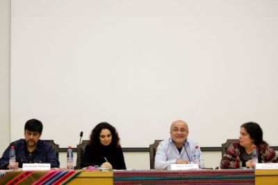 Un panel de discusión de diversos actores de Chile y Bolivia precedió la exposición de David Choquehuanca.