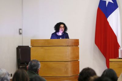 La vicerrectora de Extensión y Comunicaciones, Faride Zeran, fue la encargada de abrir el encuentro.