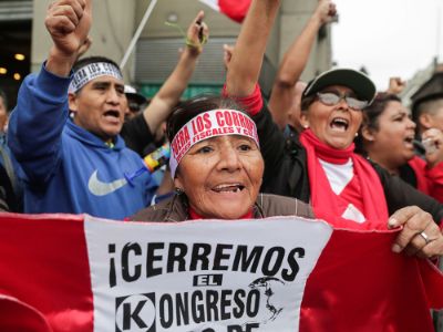 La crisis en Perú se desató tras la disolución del Congreso por parte del Presidente Vizcarra, quien convocó a nuevas elecciones.
