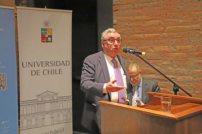 El rector de la U. de Chile, Ennio Vivaldi, valoró el rol que cumplen las universidades estatales cuando el Estado no aborda problemas sociales.