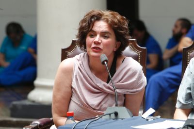 La directora de Extensión de la Universidad de Chile y representante de la Cátedra de Racismos y Migraciones Contemporáneas, Ximena Póo.